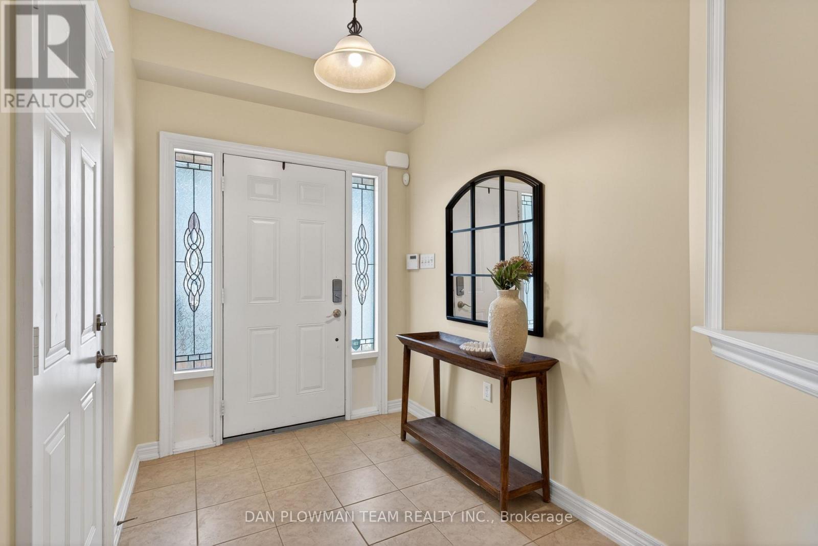 1609 Badgley Drive, Oshawa, Ontario  L1K 0H2 - Photo 3 - E13006704