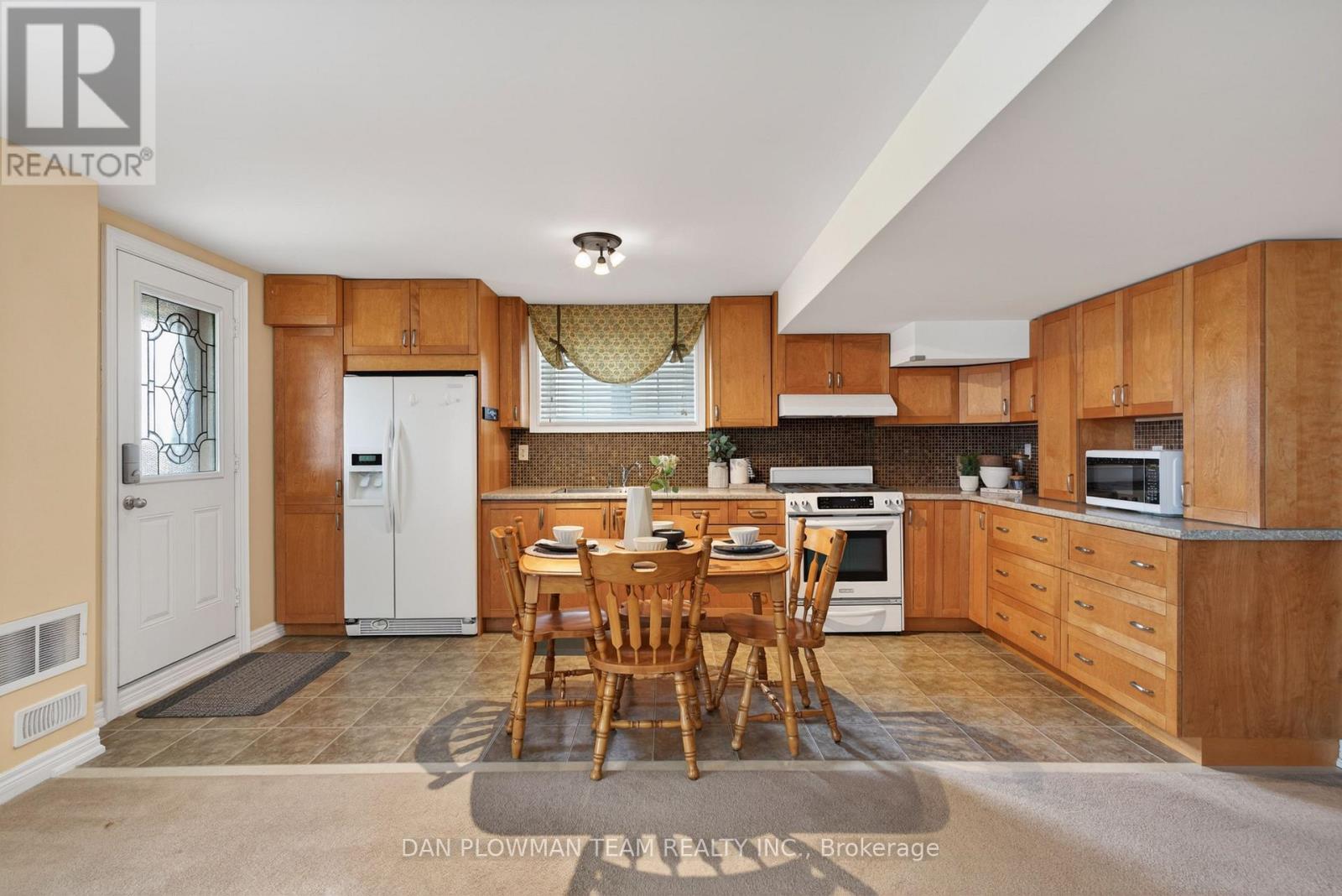 1609 Badgley Drive, Oshawa, Ontario  L1K 0H2 - Photo 35 - E13006704