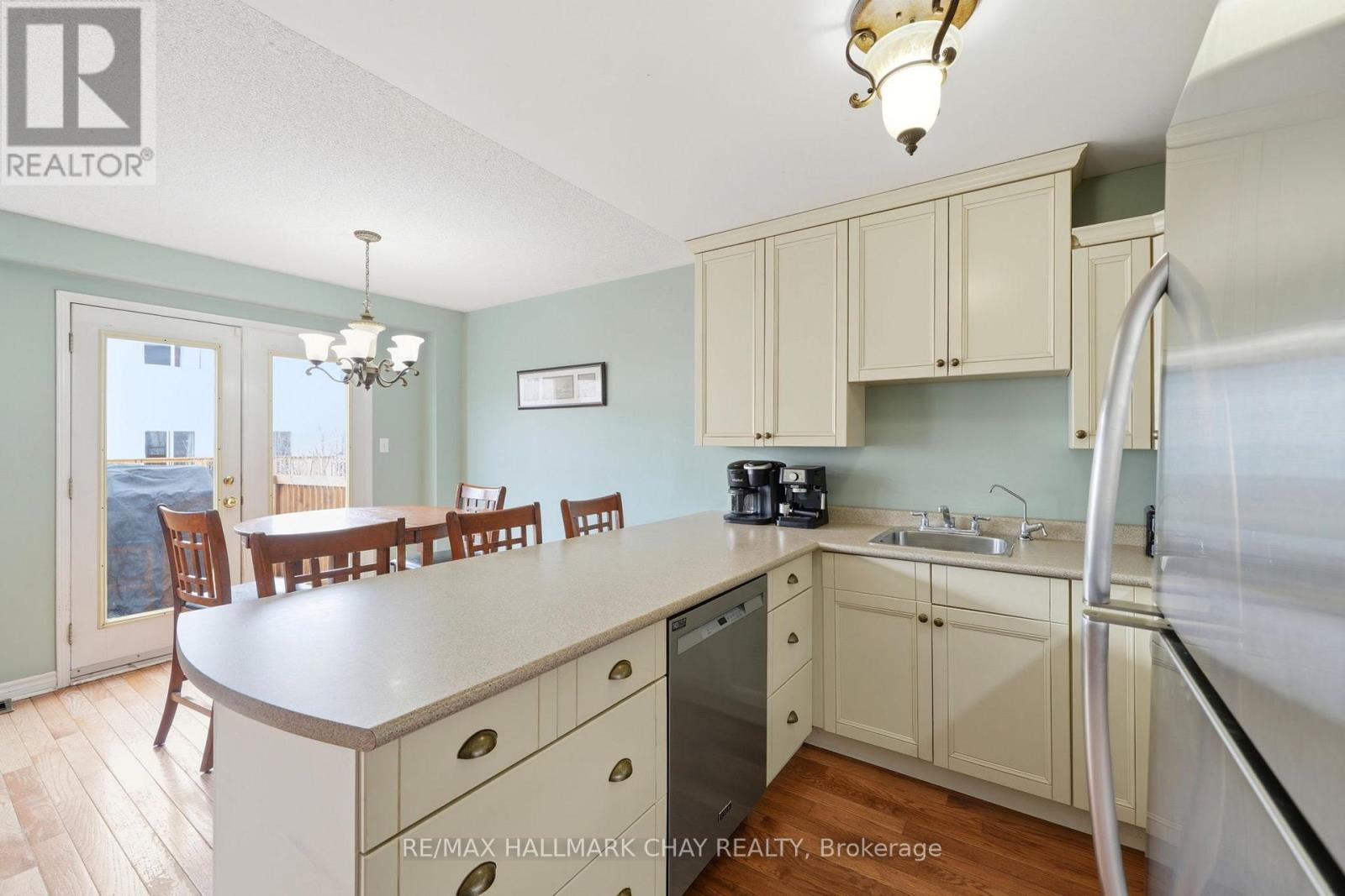 10 Parkside Crescent, Essa, Ontario  L0M 1B3 - Photo 16 - N13006232