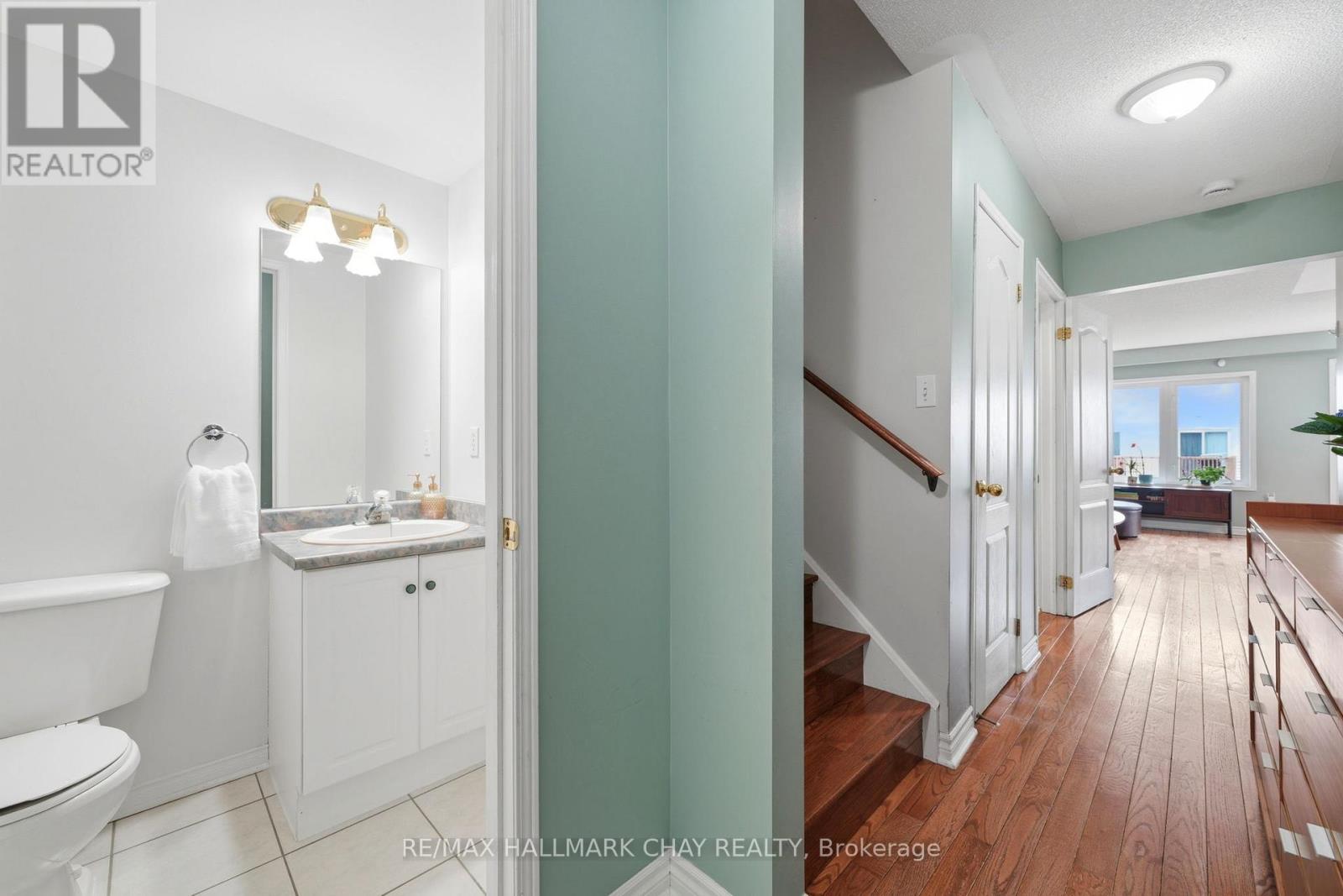 10 Parkside Crescent, Essa, Ontario  L0M 1B3 - Photo 8 - N13006232