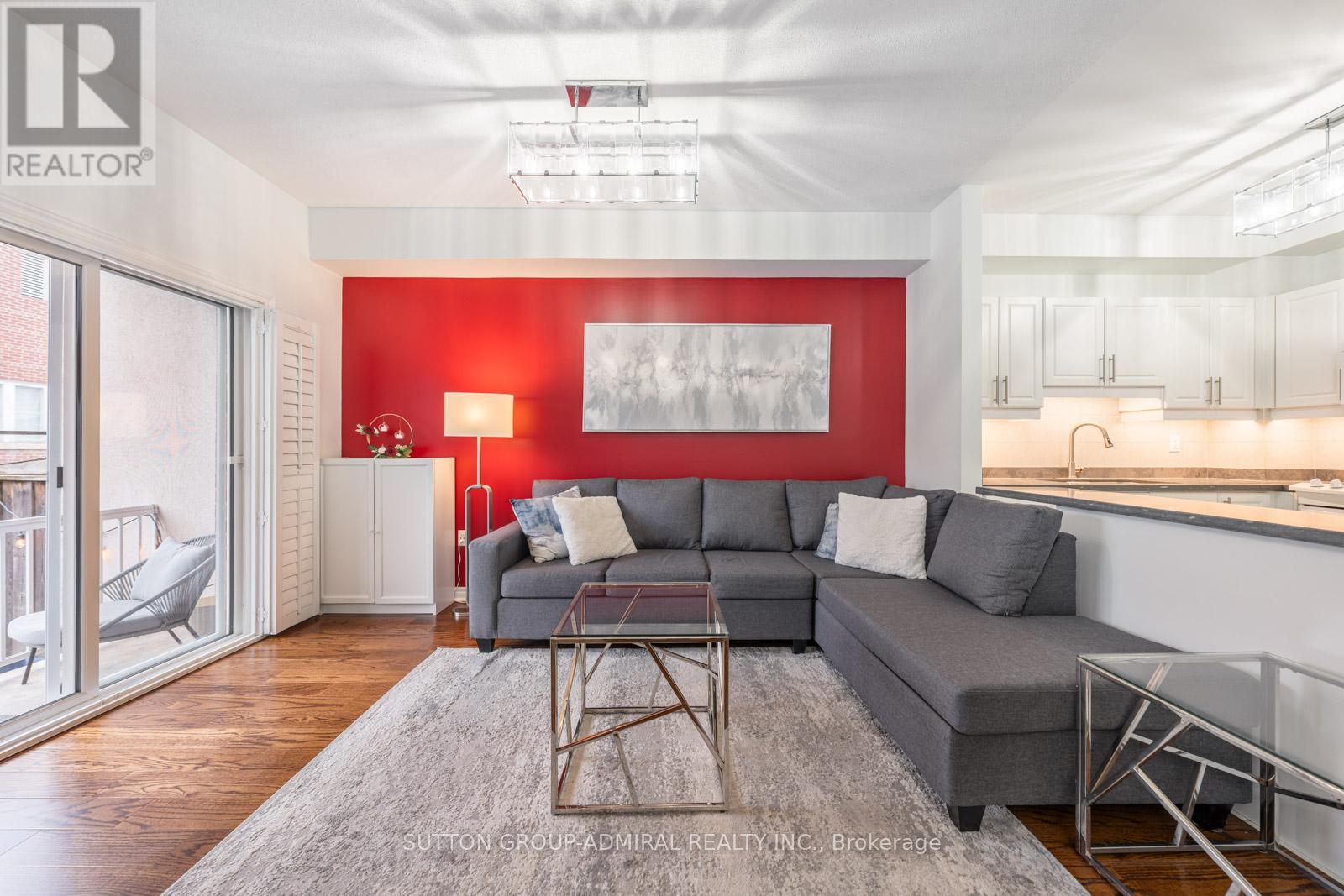 102 - 9944 KEELE STREET, Vaughan, Ontario