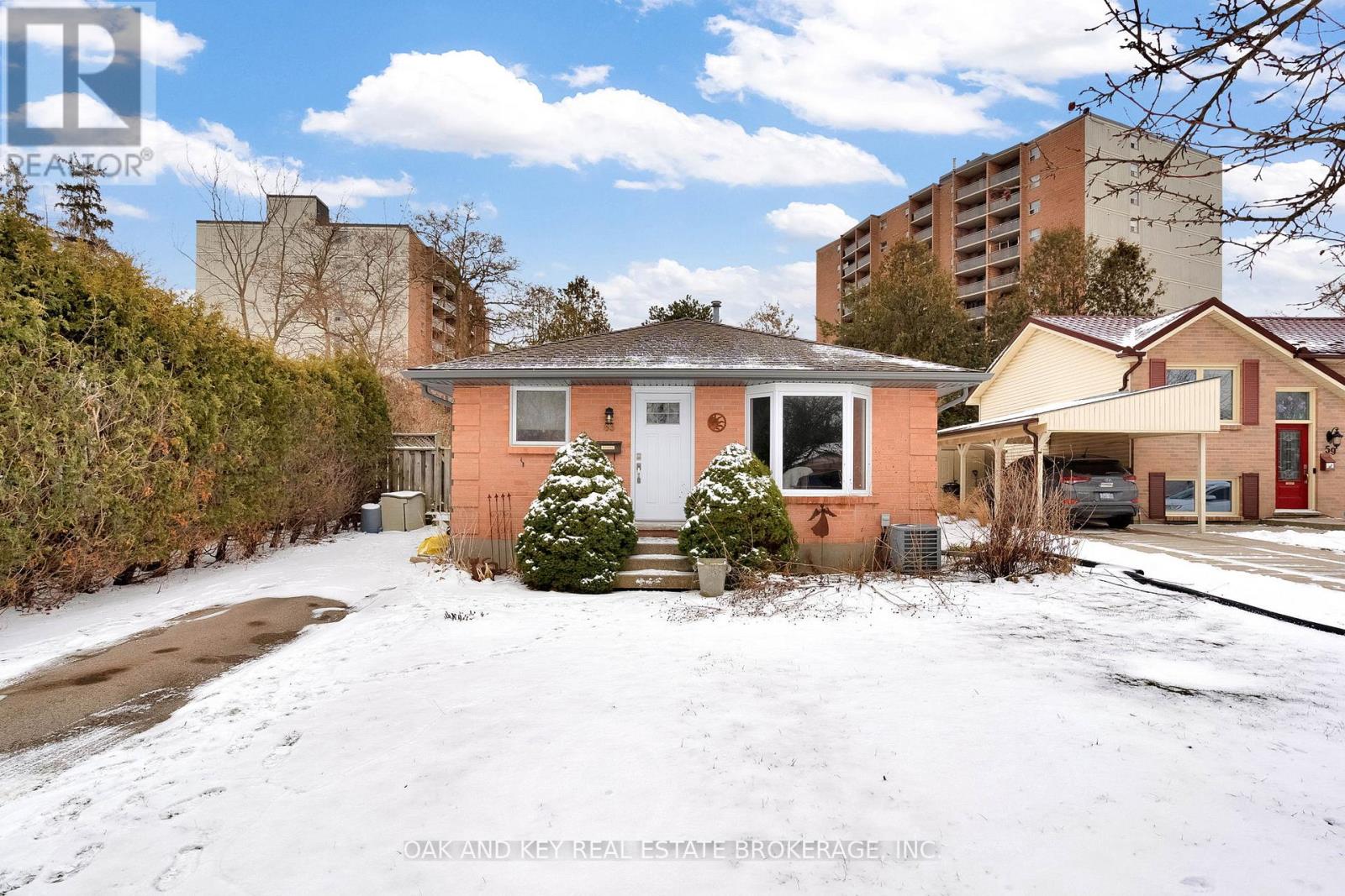 63 Dundee Court, London South, Ontario  N6C 5E4 - Photo 2 - X12911122