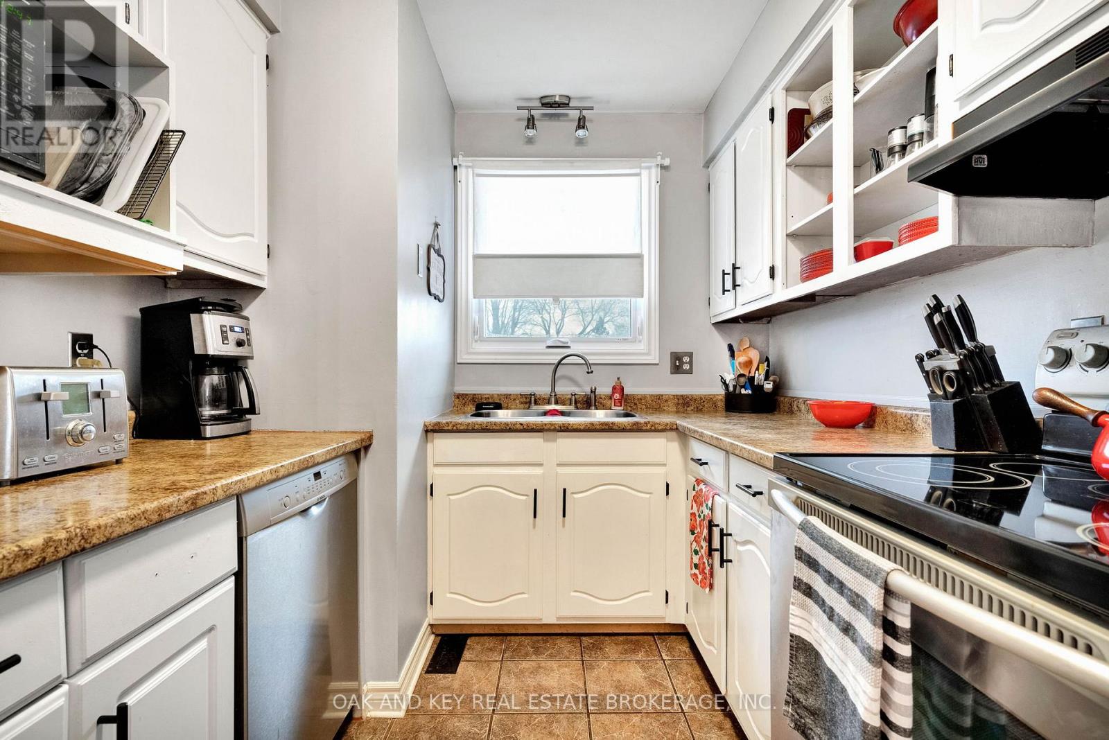 63 Dundee Court, London South, Ontario  N6C 5E4 - Photo 8 - X12911122