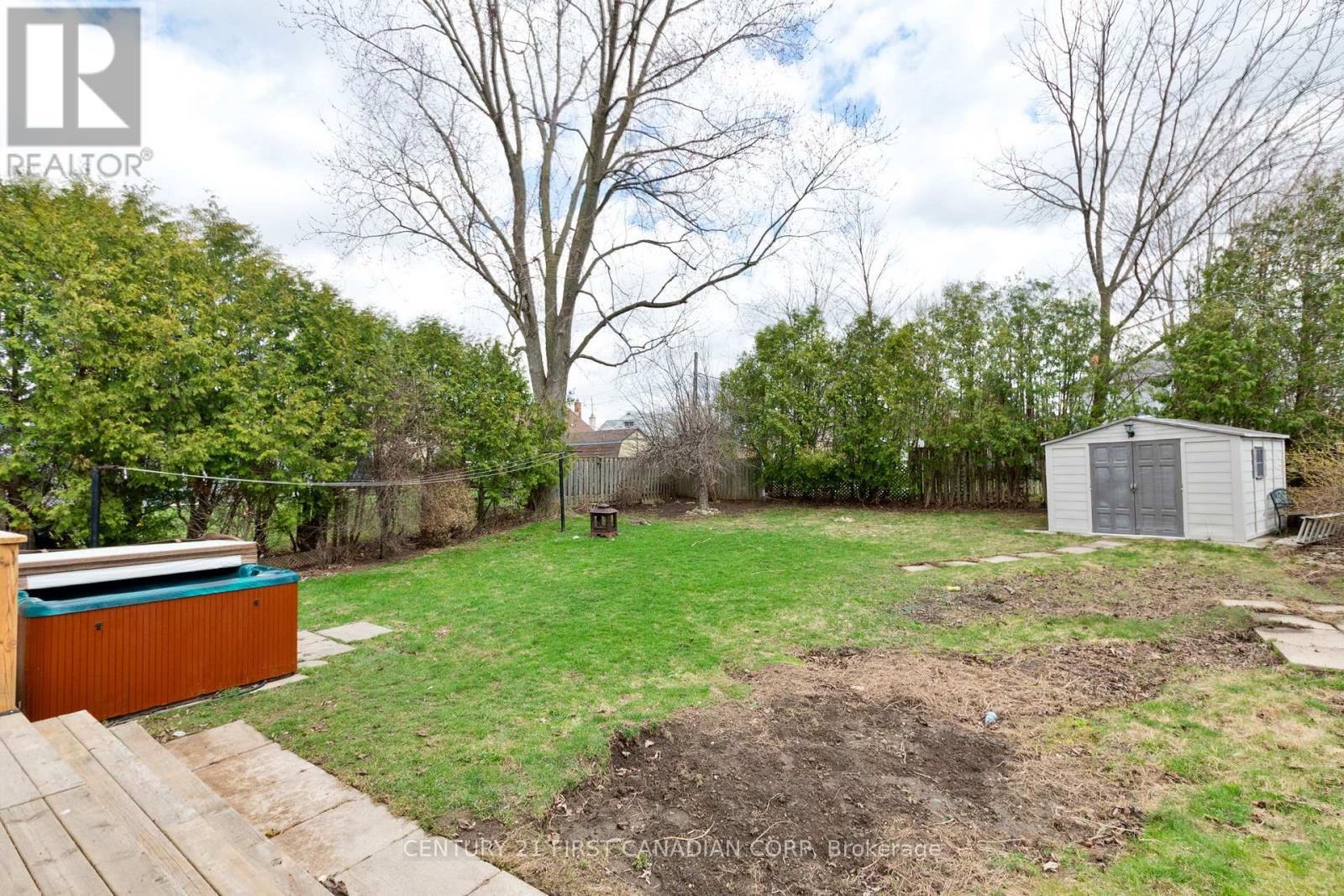 1 Fairview Avenue, St. Thomas, Ontario  N5R 4X2 - Photo 33 - X13006298