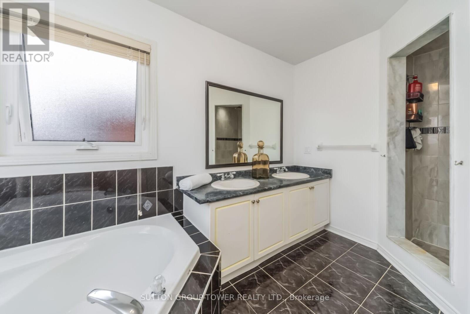 3 Arthurs Crescent, Brampton, Ontario  L6Y 4Y5 - Photo 34 - W13003884