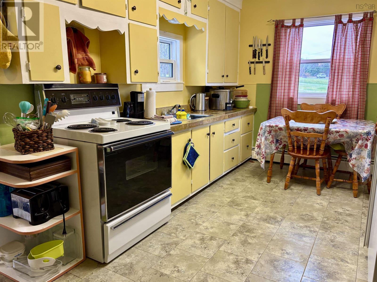 1266 Back Road, Chéticamp, Nova Scotia  B0E 1H0 - Photo 11 - 202528610