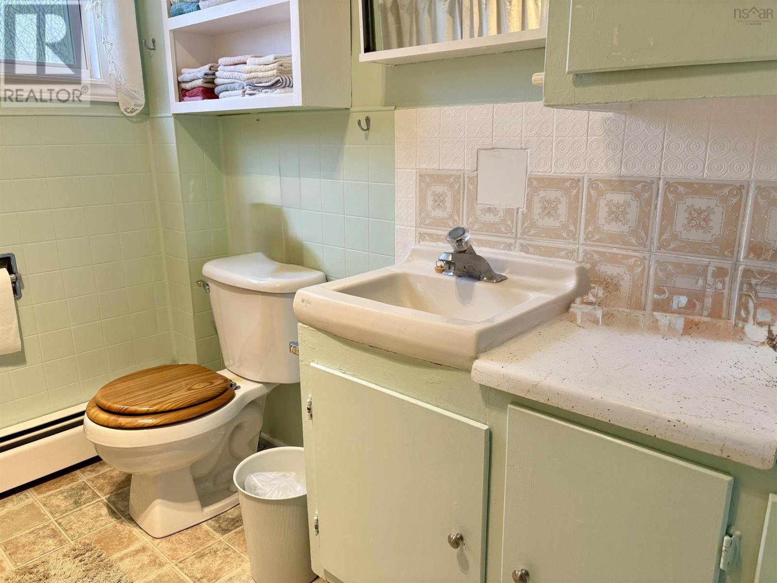 1266 Back Road, Chéticamp, Nova Scotia  B0E 1H0 - Photo 18 - 202528610