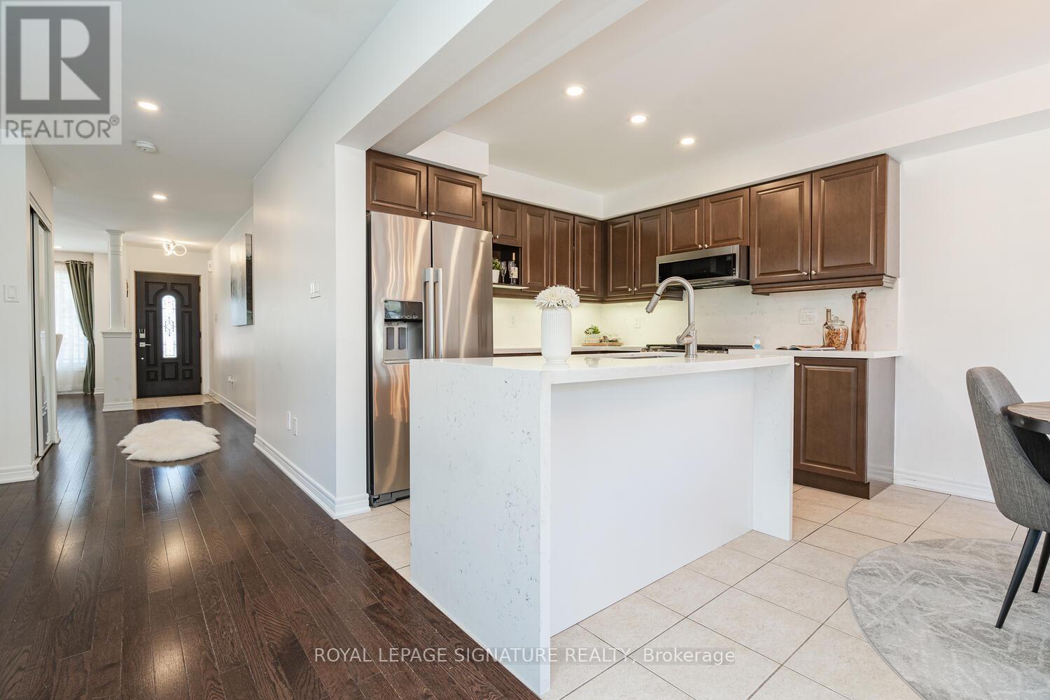 14 Yang Street, Richmond Hill, Ontario  L4E 0M6 - Photo 12 - N13006370