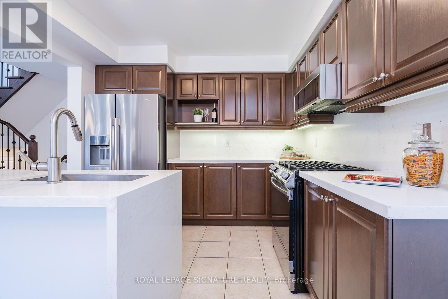 14 Yang Street, Richmond Hill, Ontario  L4E 0M6 - Photo 13 - N13006370