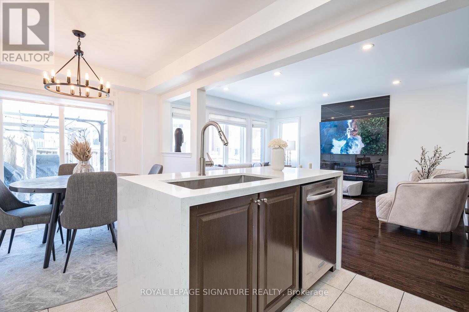 14 Yang Street, Richmond Hill, Ontario  L4E 0M6 - Photo 14 - N13006370