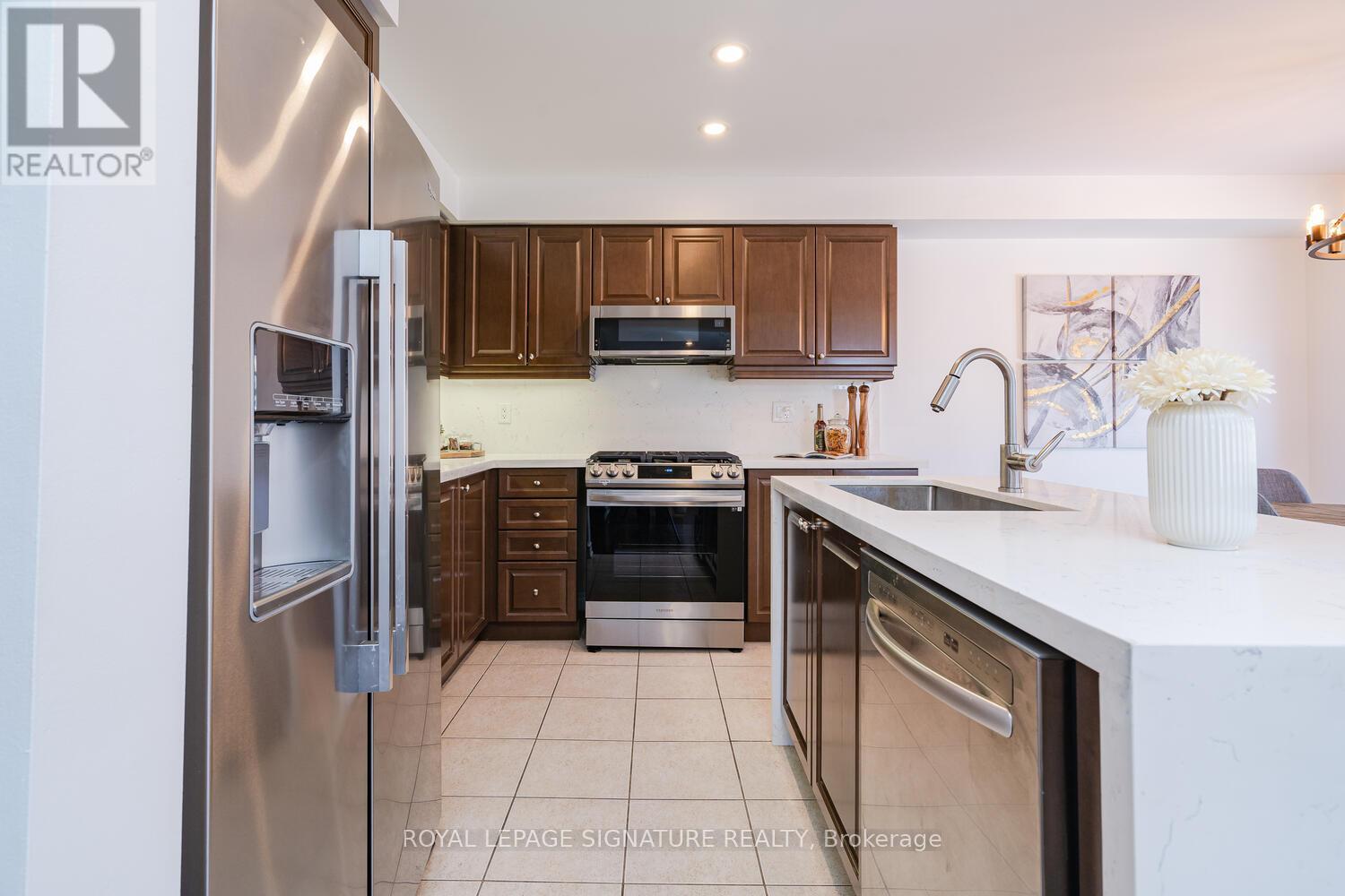 14 Yang Street, Richmond Hill, Ontario  L4E 0M6 - Photo 15 - N13006370