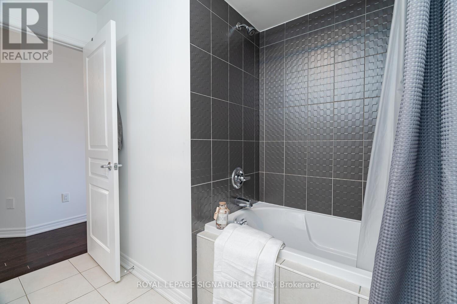 14 Yang Street, Richmond Hill, Ontario  L4E 0M6 - Photo 30 - N13006370
