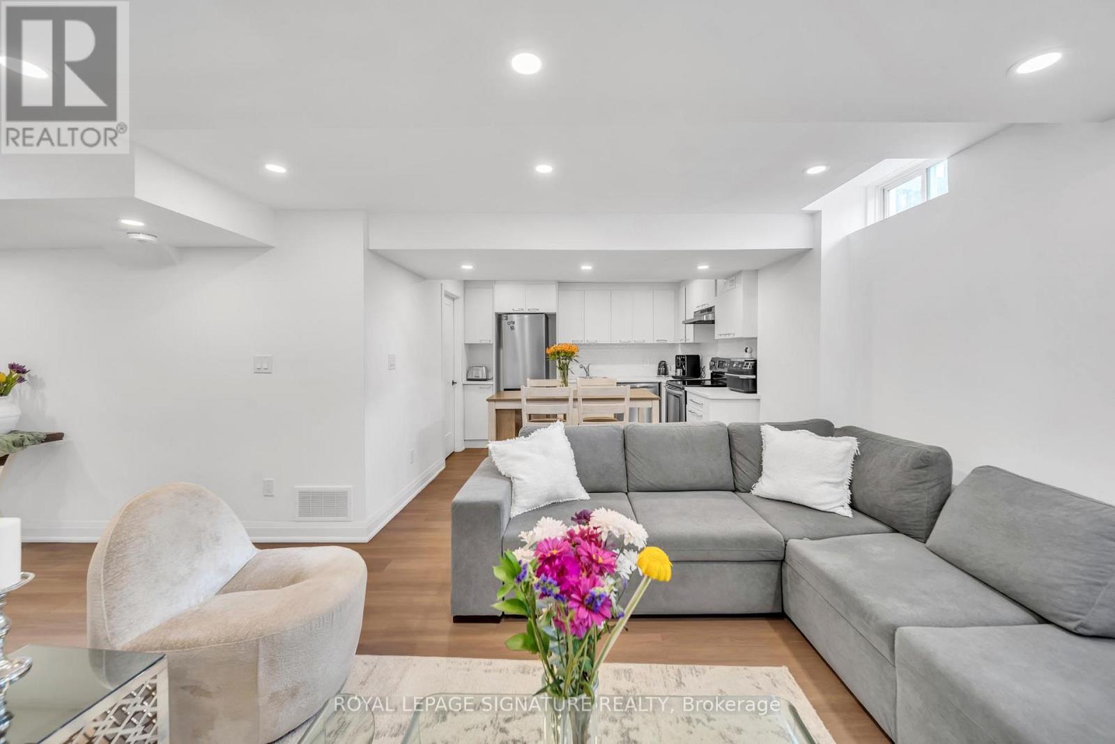 14 Yang Street, Richmond Hill, Ontario  L4E 0M6 - Photo 36 - N13006370