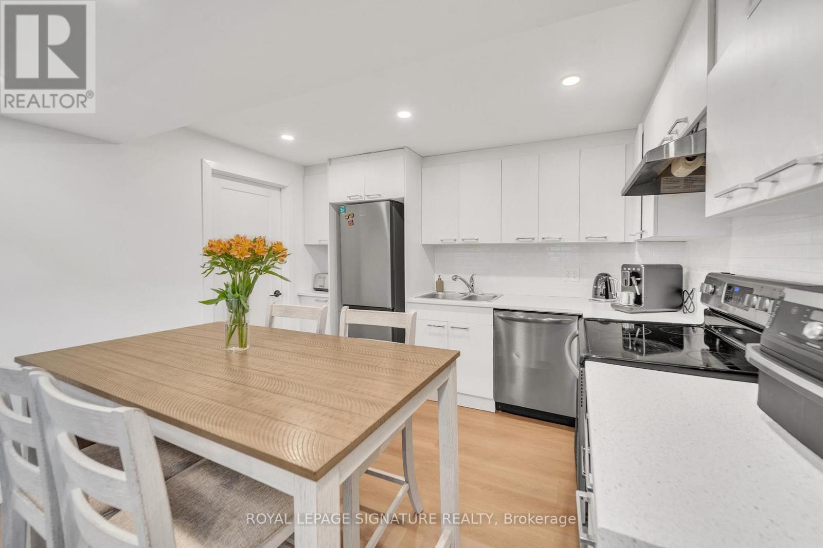 14 Yang Street, Richmond Hill, Ontario  L4E 0M6 - Photo 41 - N13006370