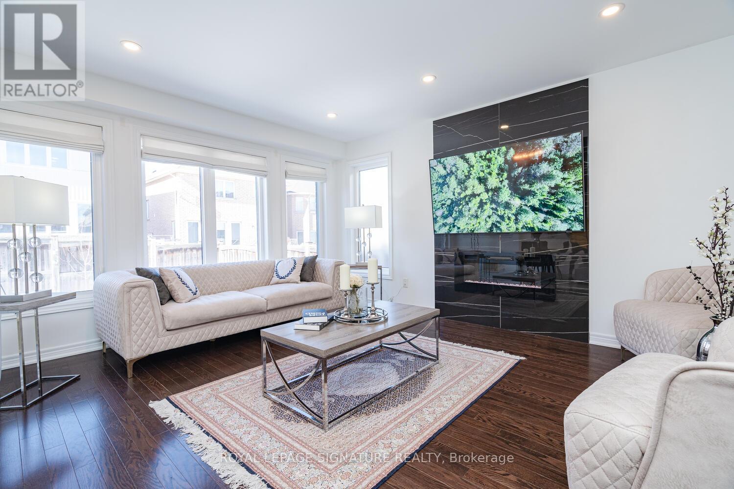 14 Yang Street, Richmond Hill, Ontario  L4E 0M6 - Photo 7 - N13006370