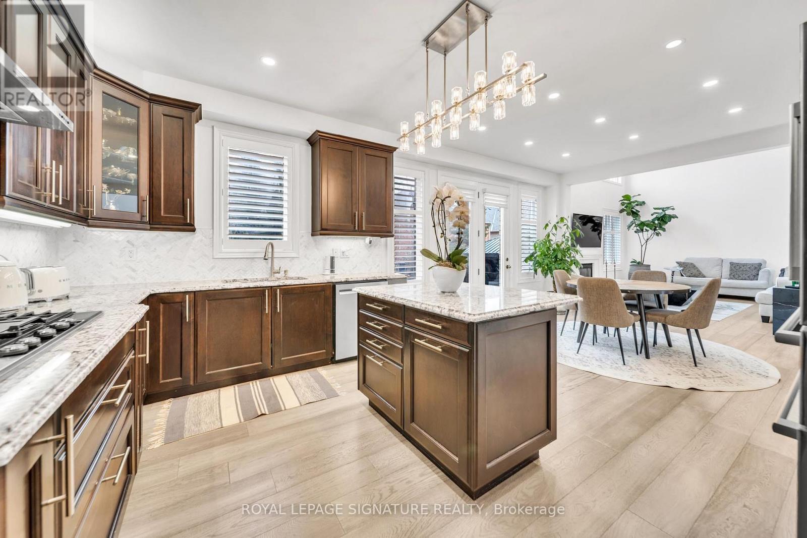 17 Roderick Court, Richmond Hill, Ontario  L4E 0B4 - Photo 23 - N13006456