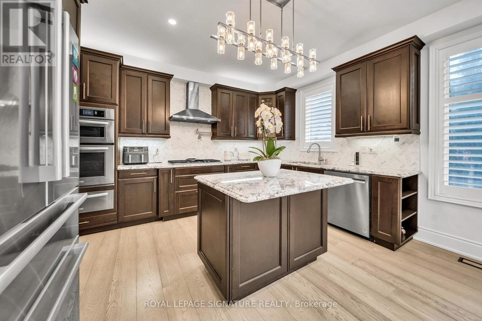 17 Roderick Court, Richmond Hill, Ontario  L4E 0B4 - Photo 24 - N13006456