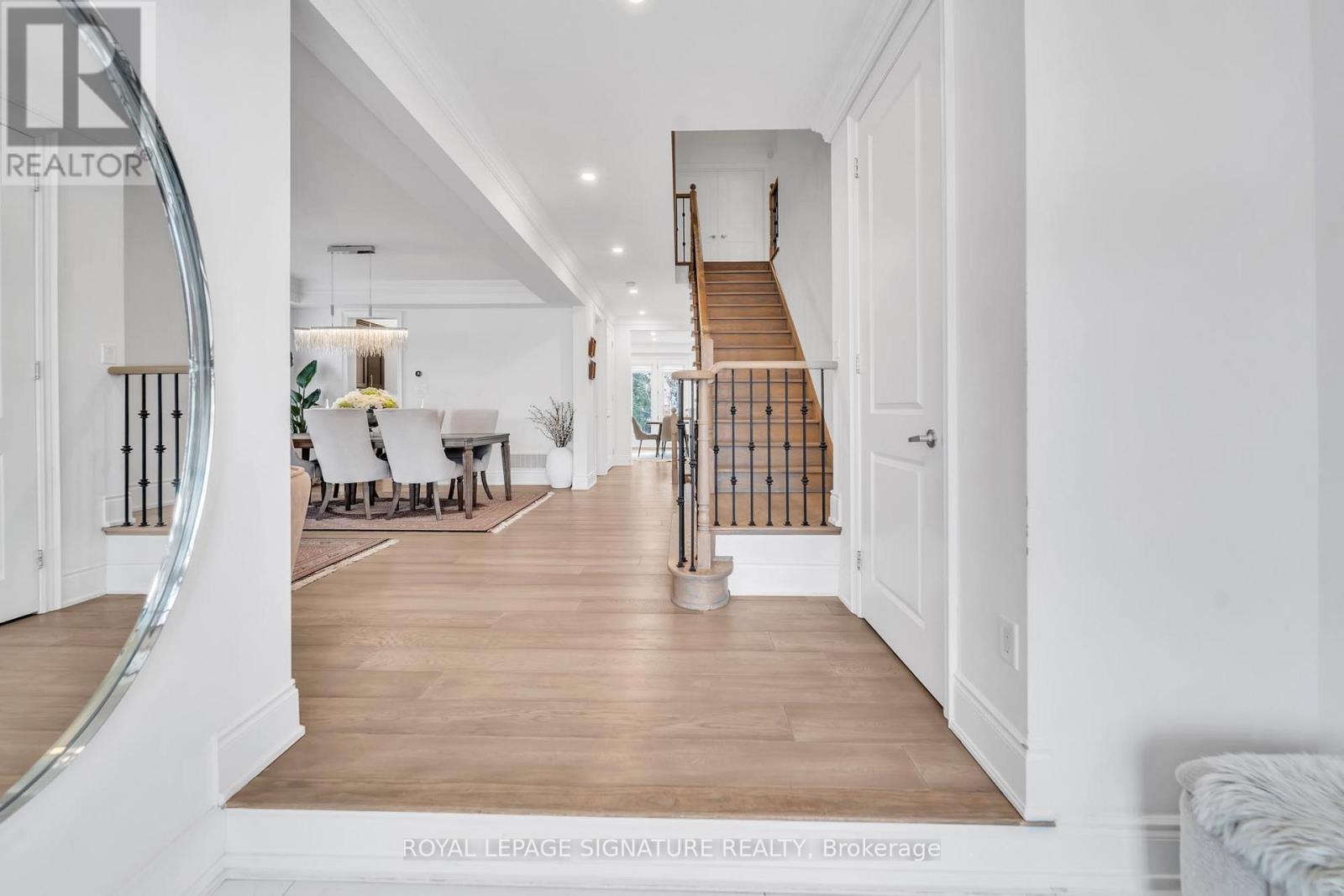 17 Roderick Court, Richmond Hill, Ontario  L4E 0B4 - Photo 3 - N13006456