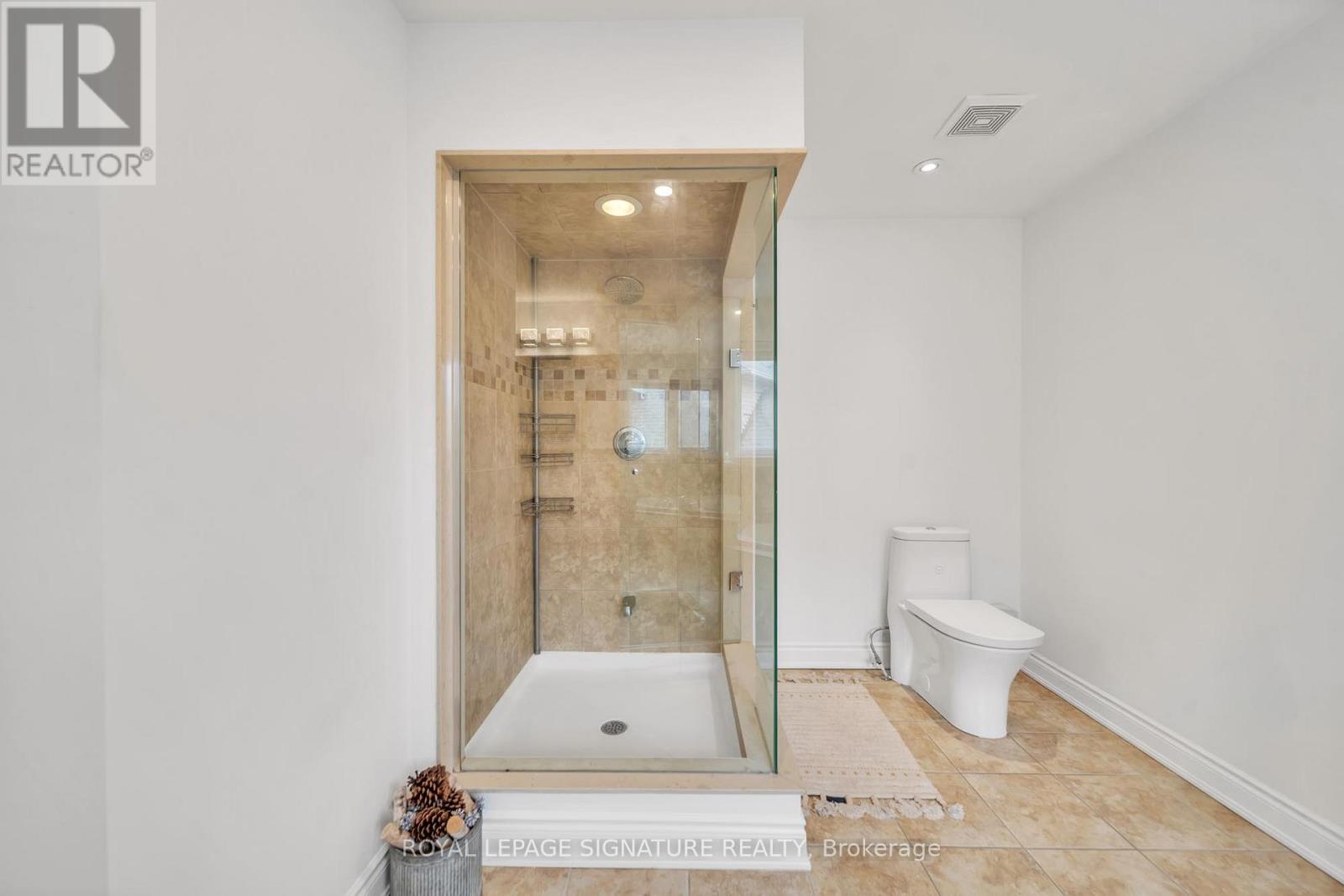 17 Roderick Court, Richmond Hill, Ontario  L4E 0B4 - Photo 34 - N13006456