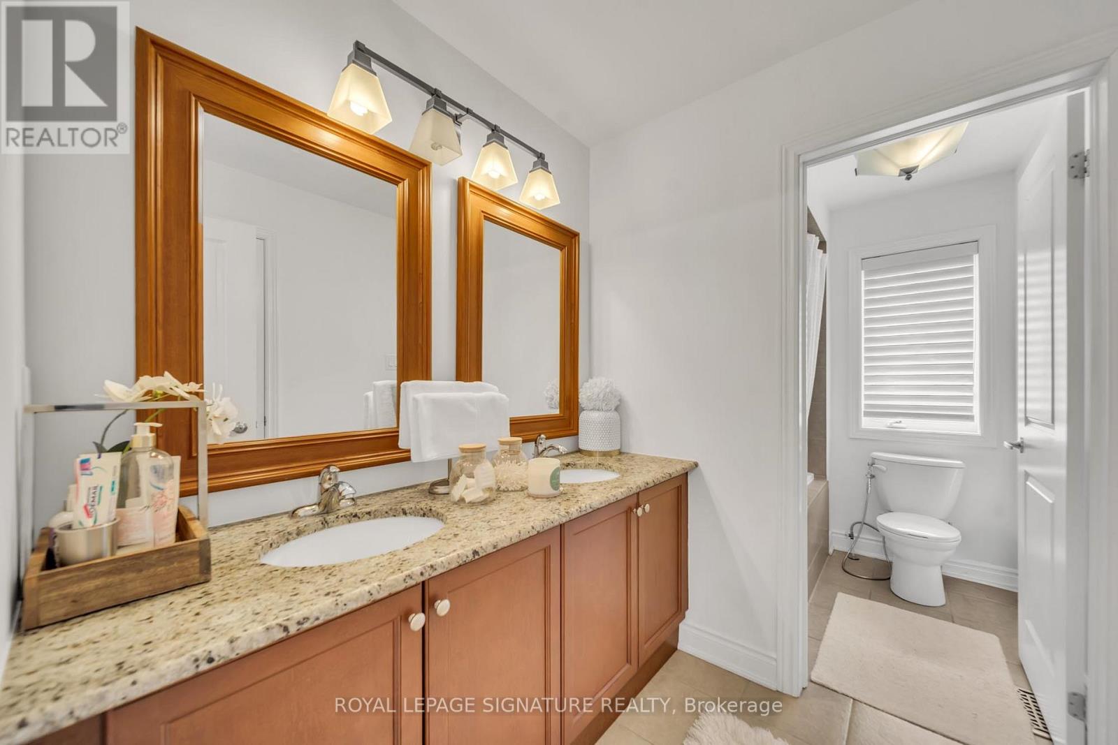 17 Roderick Court, Richmond Hill, Ontario  L4E 0B4 - Photo 37 - N13006456