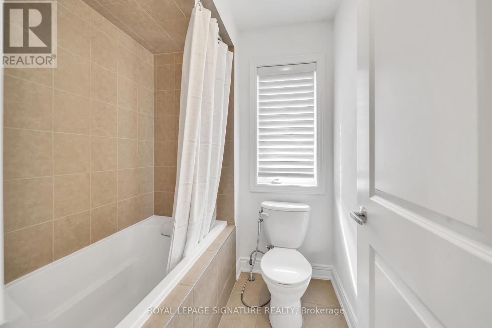 17 Roderick Court, Richmond Hill, Ontario  L4E 0B4 - Photo 38 - N13006456