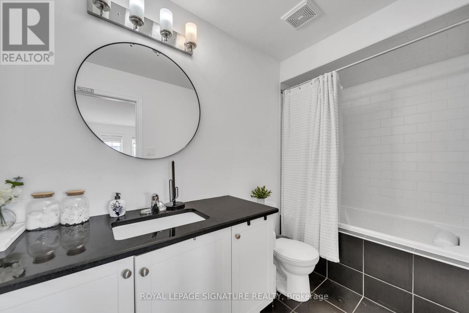 17 Roderick Court, Richmond Hill, Ontario  L4E 0B4 - Photo 43 - N13006456