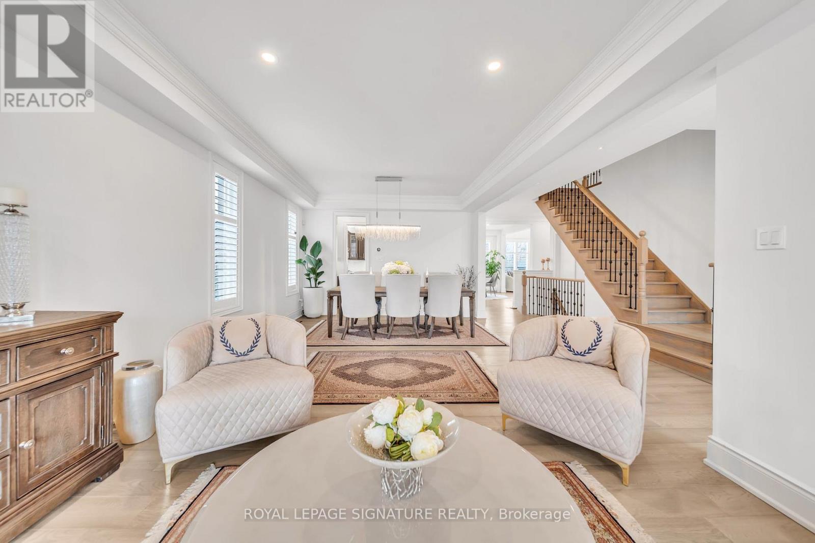 17 Roderick Court, Richmond Hill, Ontario  L4E 0B4 - Photo 7 - N13006456