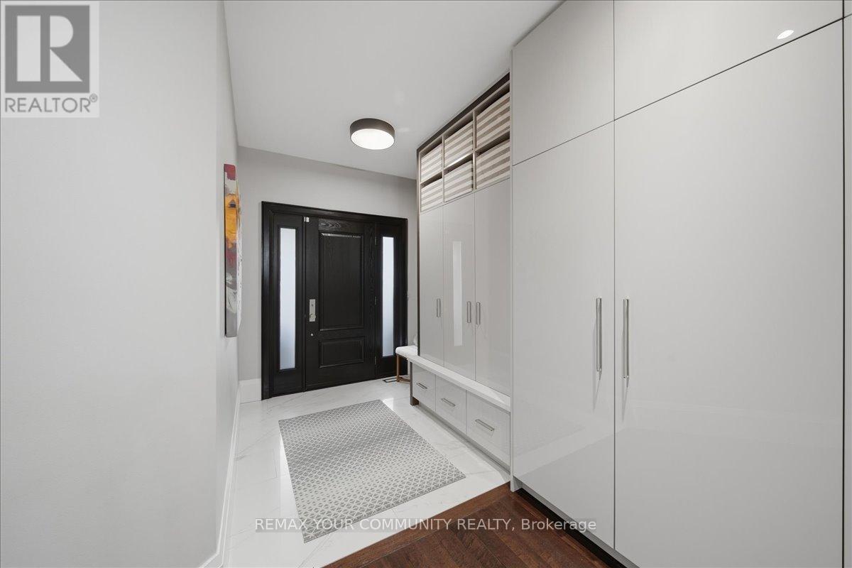 42 Sandy Point Drive, Richmond Hill, Ontario  L4S 2W7 - Photo 3 - N13006556