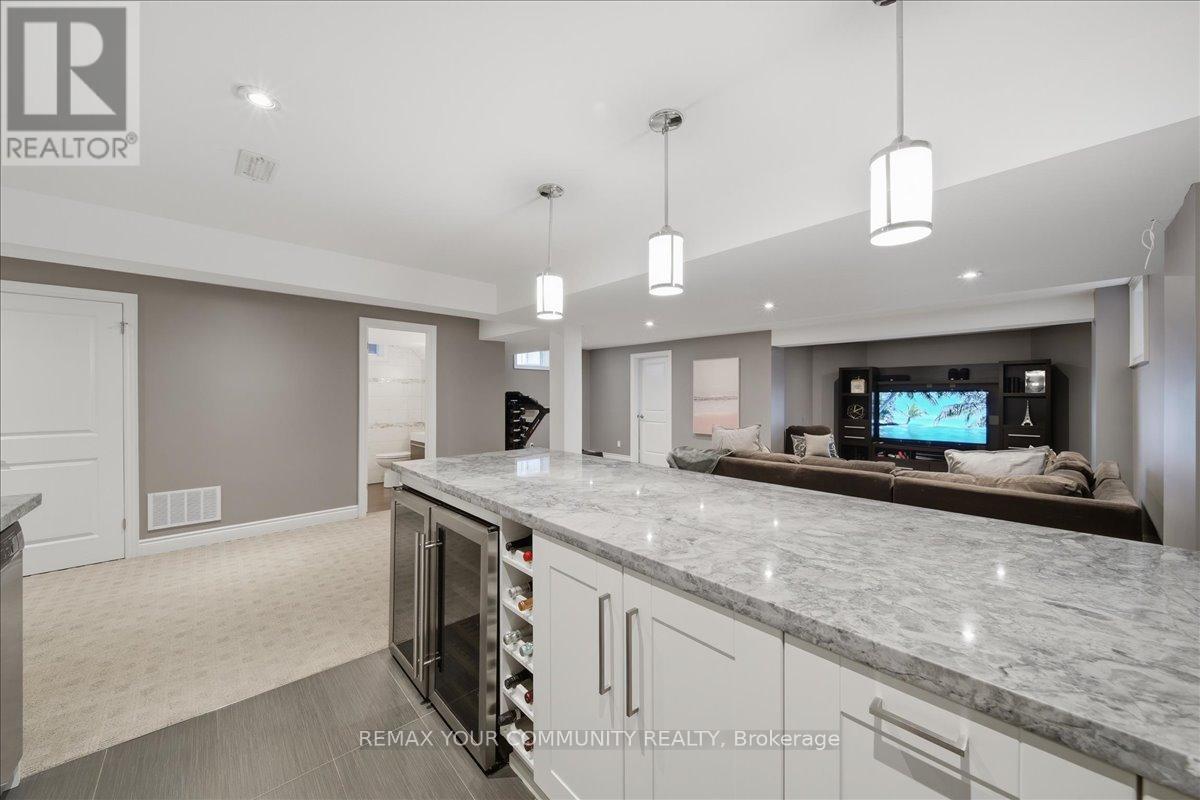 42 Sandy Point Drive, Richmond Hill, Ontario  L4S 2W7 - Photo 33 - N13006556