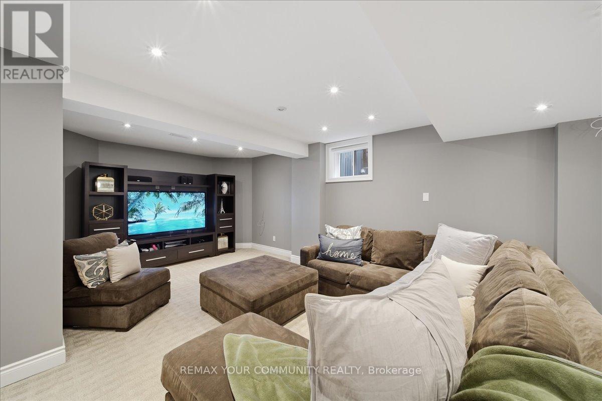 42 Sandy Point Drive, Richmond Hill, Ontario  L4S 2W7 - Photo 34 - N13006556