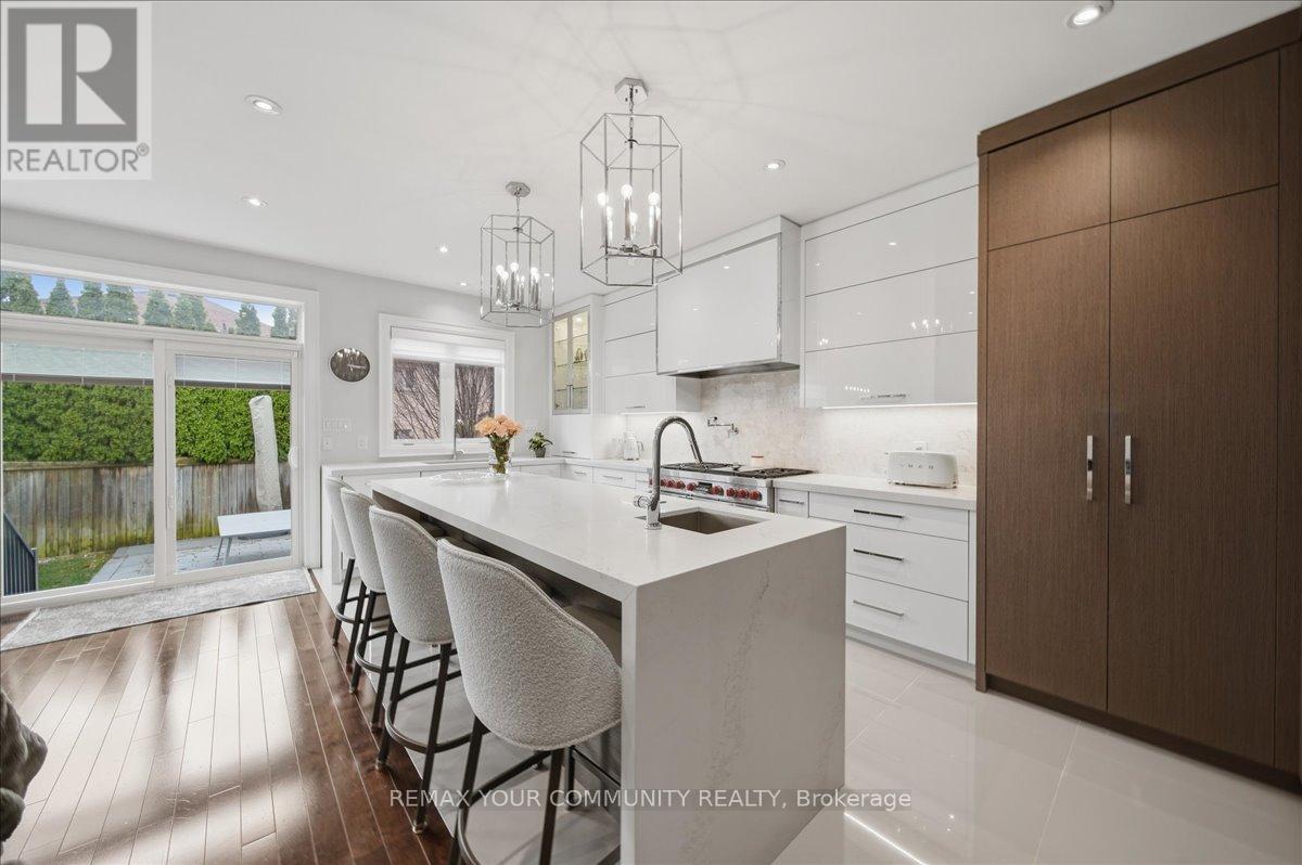 42 Sandy Point Drive, Richmond Hill, Ontario  L4S 2W7 - Photo 8 - N13006556