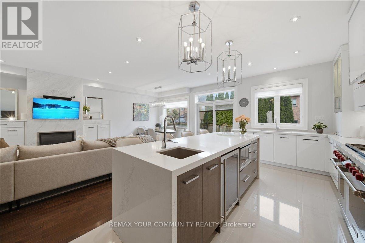 42 Sandy Point Drive, Richmond Hill, Ontario  L4S 2W7 - Photo 9 - N13006556