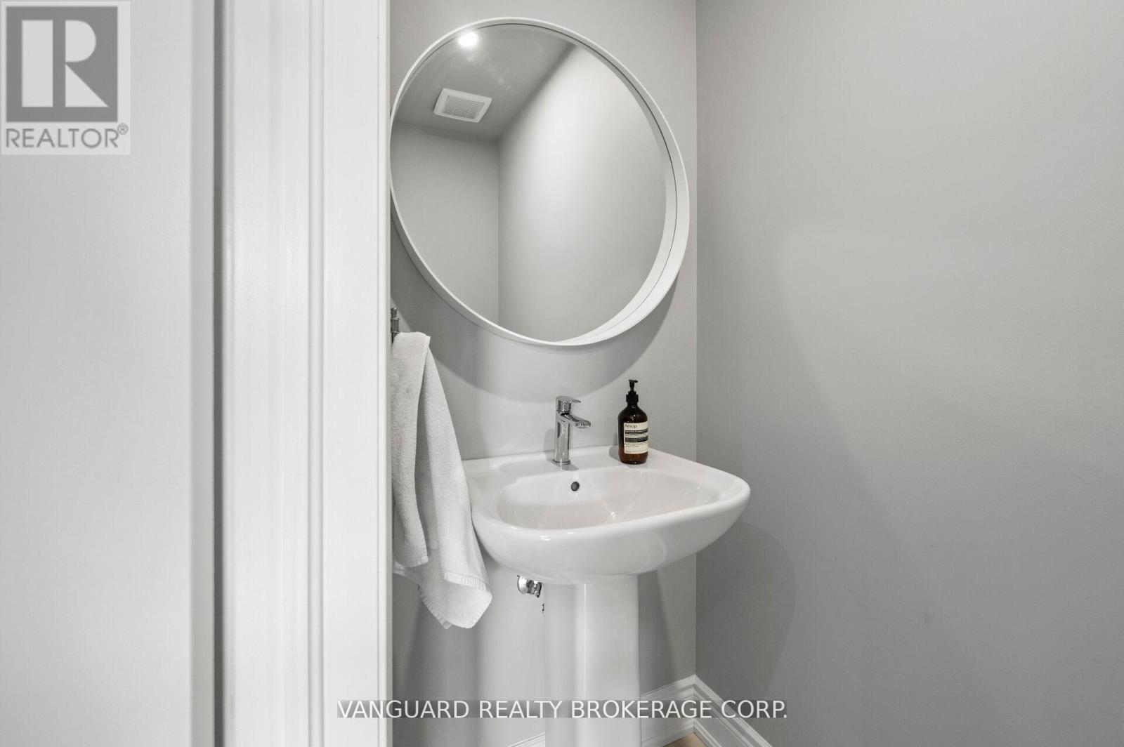 8331 Islington Avenue, Vaughan, Ontario  L4L 1X1 - Photo 11 - N13006576