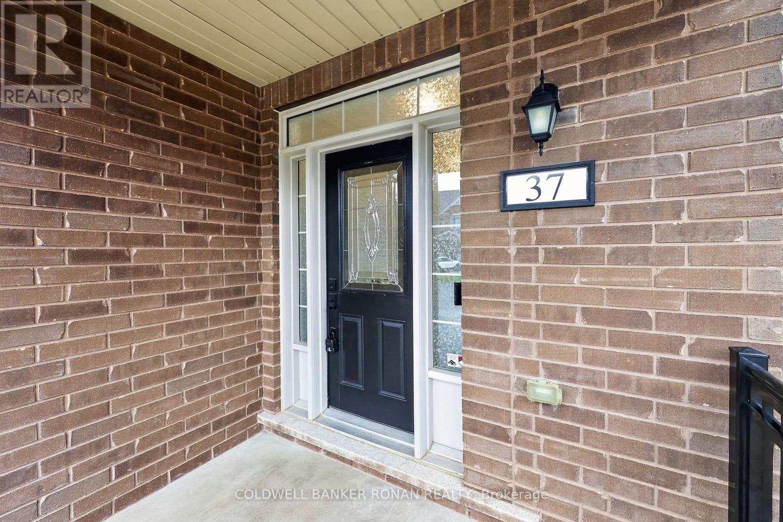 37 Donnan Drive, New Tecumseth, Ontario  L0G 1W0 - Photo 2 - N13006640