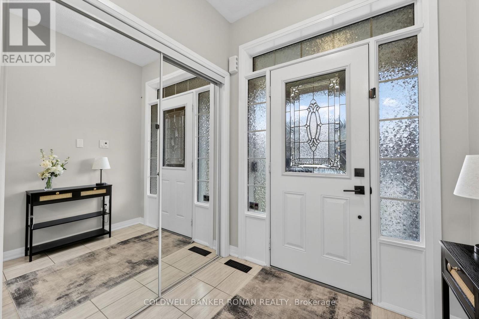 37 Donnan Drive, New Tecumseth, Ontario  L0G 1W0 - Photo 3 - N13006640