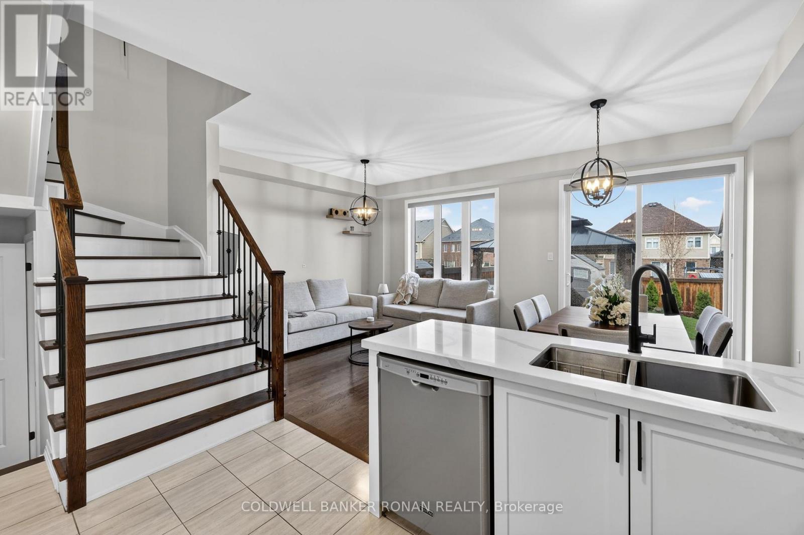 37 Donnan Drive, New Tecumseth, Ontario  L0G 1W0 - Photo 8 - N13006640