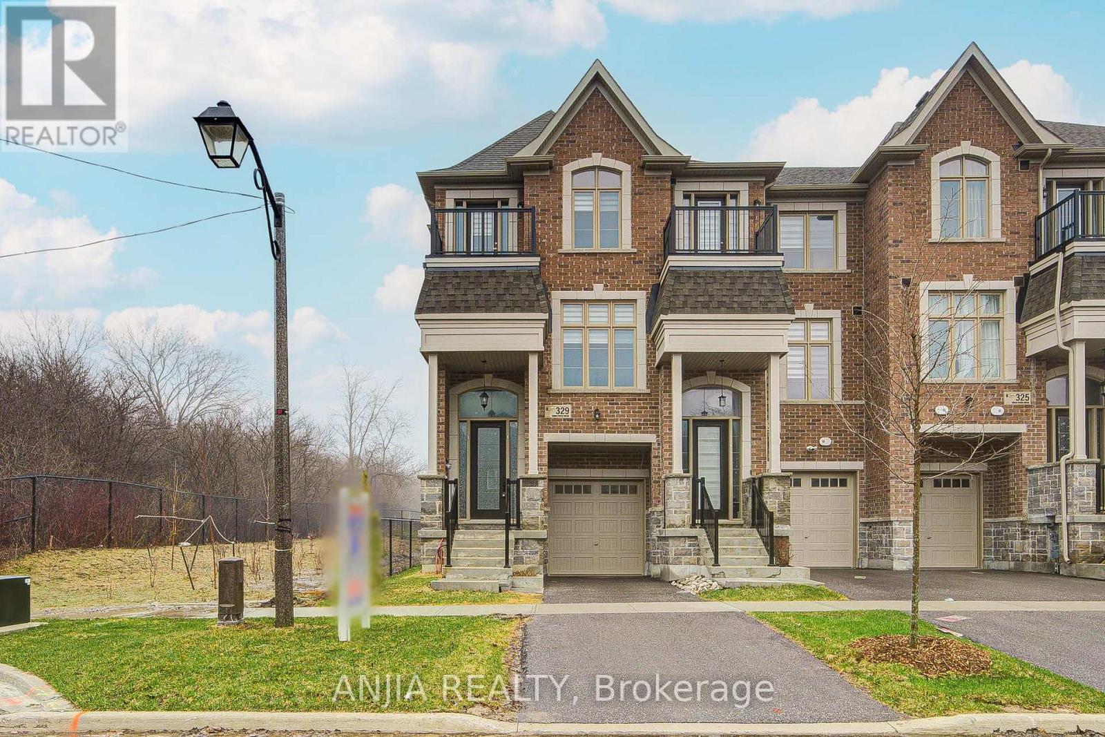 329 SWAN PARK ROAD, Markham, Ontario
