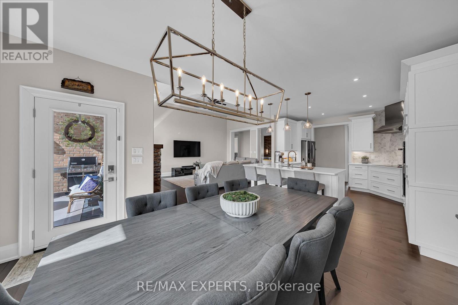 1215 Seadon Road, Springwater, Ontario  L9X 1V5 - Photo 11 - S13006420