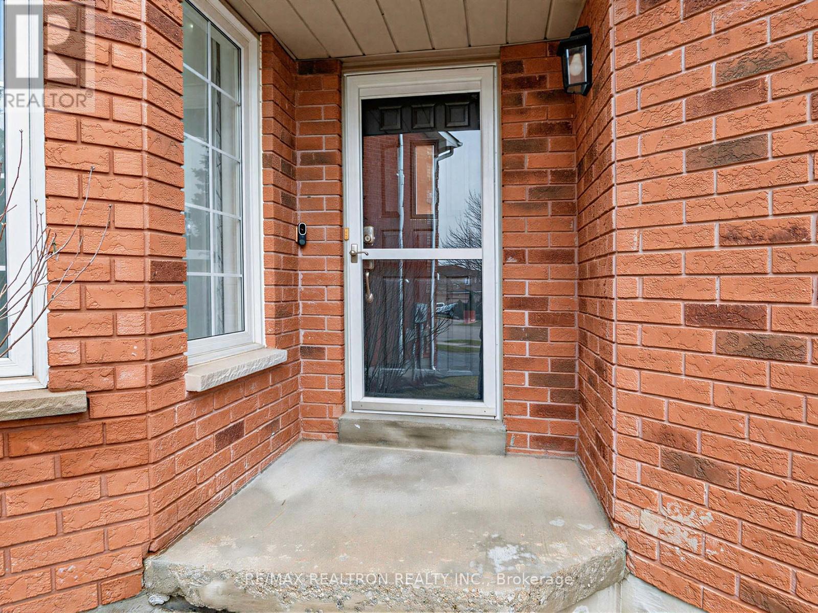 52 Loon Avenue, Barrie, Ontario  L4N 8W6 - Photo 2 - S13006564