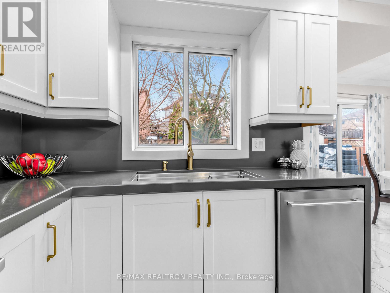 52 Loon Avenue, Barrie, Ontario  L4N 8W6 - Photo 24 - S13006564