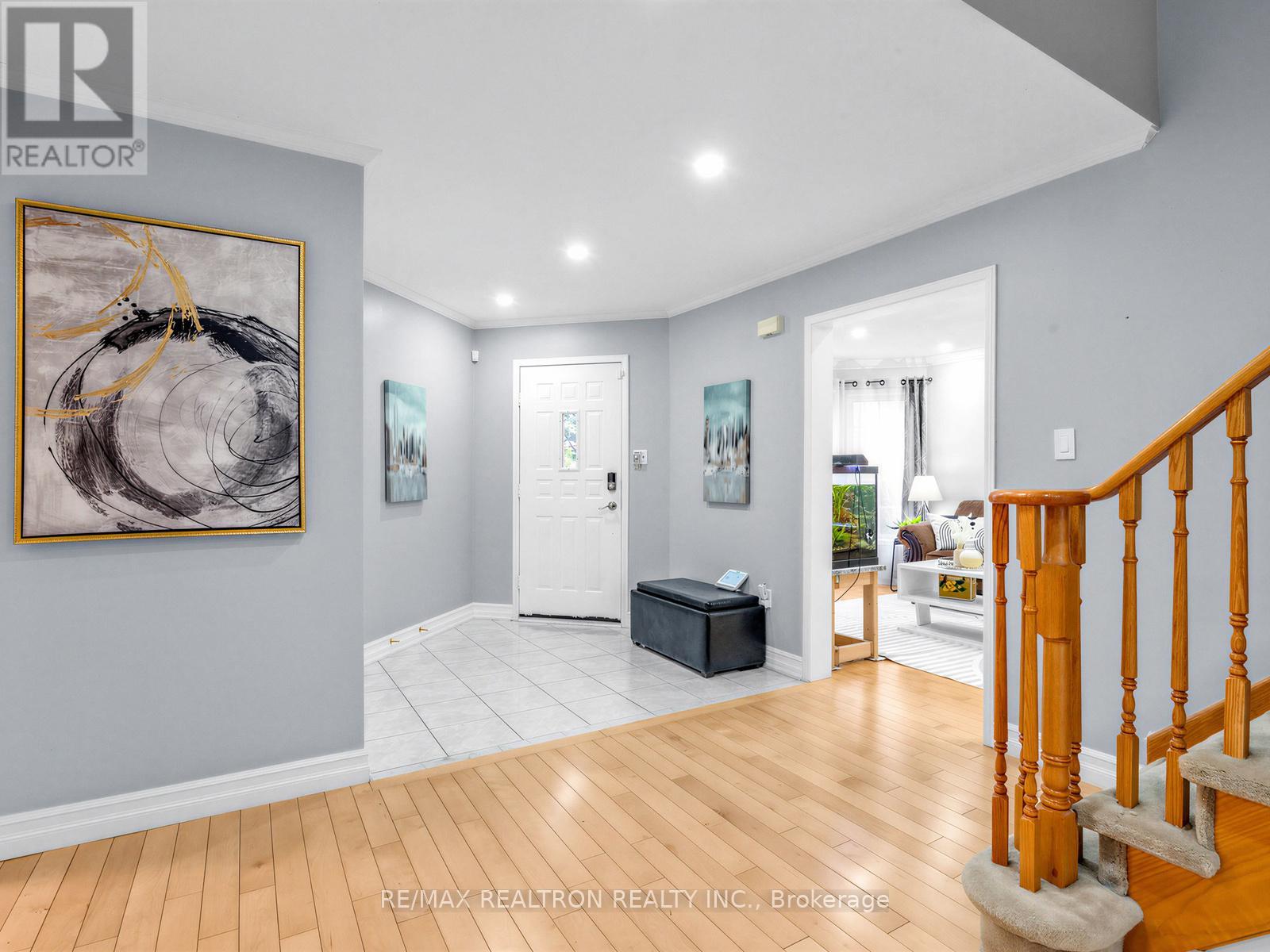 52 Loon Avenue, Barrie, Ontario  L4N 8W6 - Photo 3 - S13006564