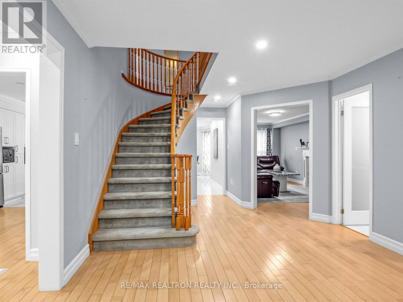 52 Loon Avenue, Barrie, Ontario  L4N 8W6 - Photo 4 - S13006564