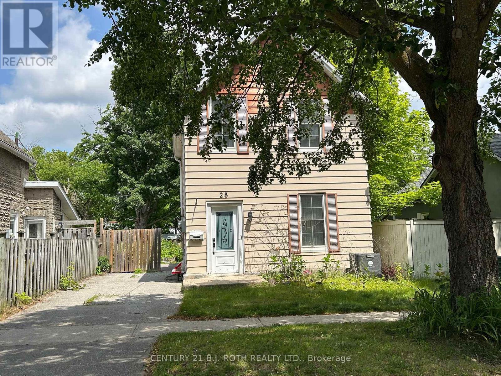 28 Caroline Street, Barrie (Allandale Centre), Ontario  L4N 2S3 - Photo 2 - S13006652