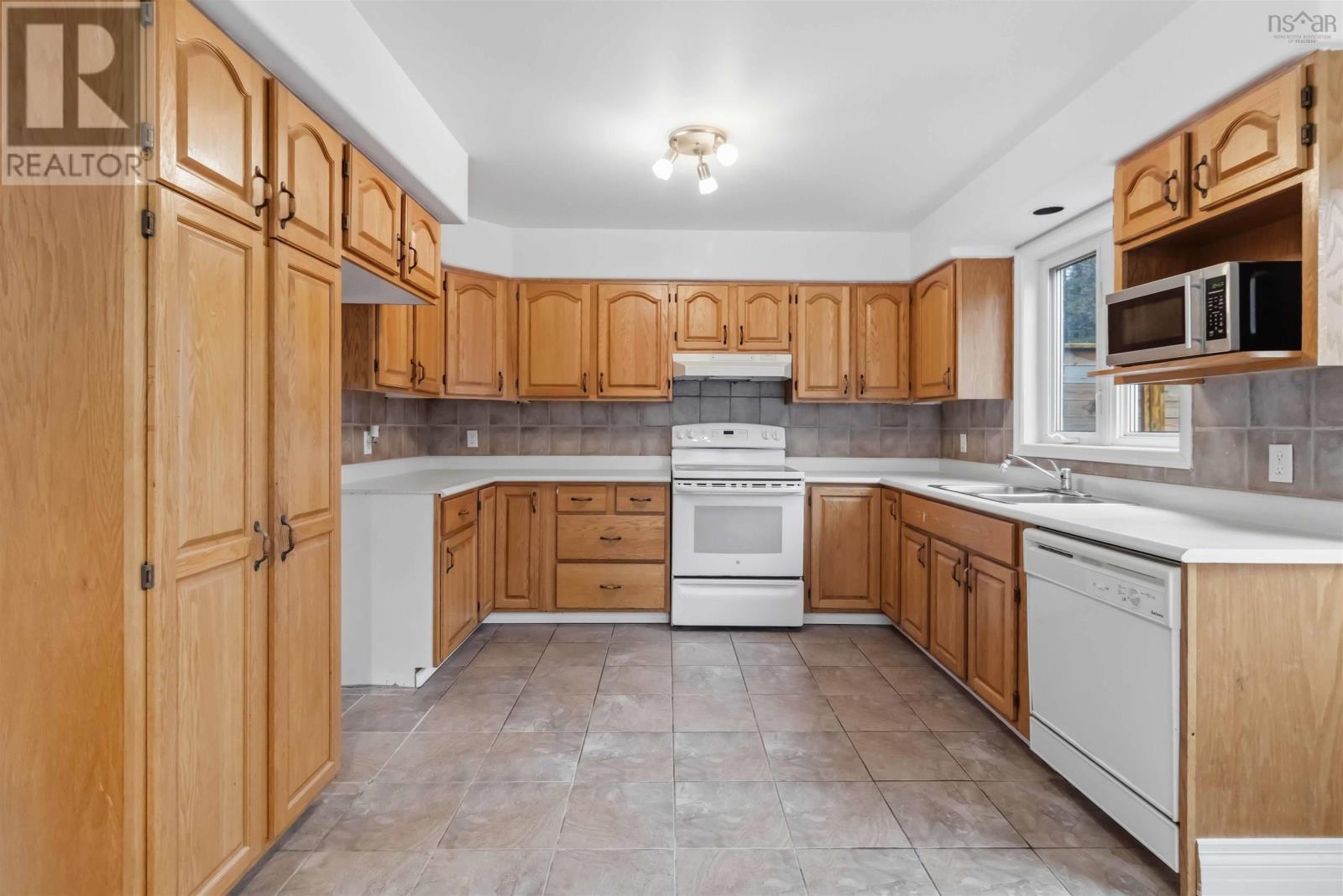 34 Wembley Place, Clayton Park, Nova Scotia  B3S 1E6 - Photo 3 - 202607617