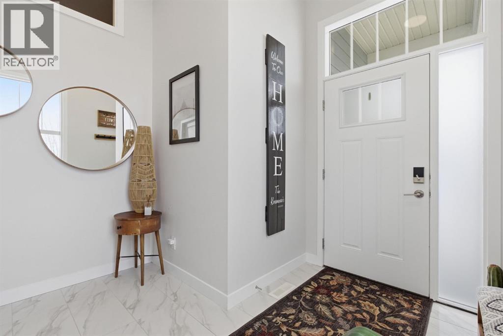 3 Sundown Crescent, Cochrane, Alberta  T4C 2T2 - Photo 5 - A2301482