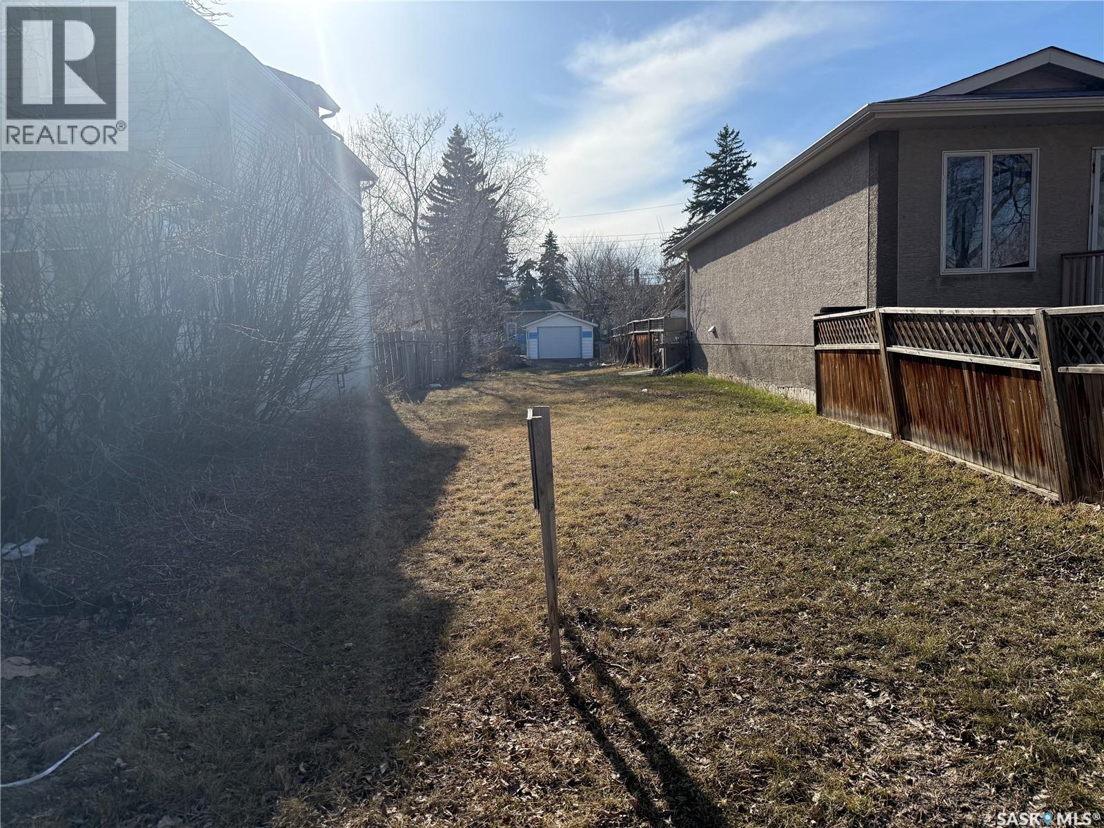 1130 Athol Street, Regina, Saskatchewan  S4T 3B9 - Photo 2 - SK033090