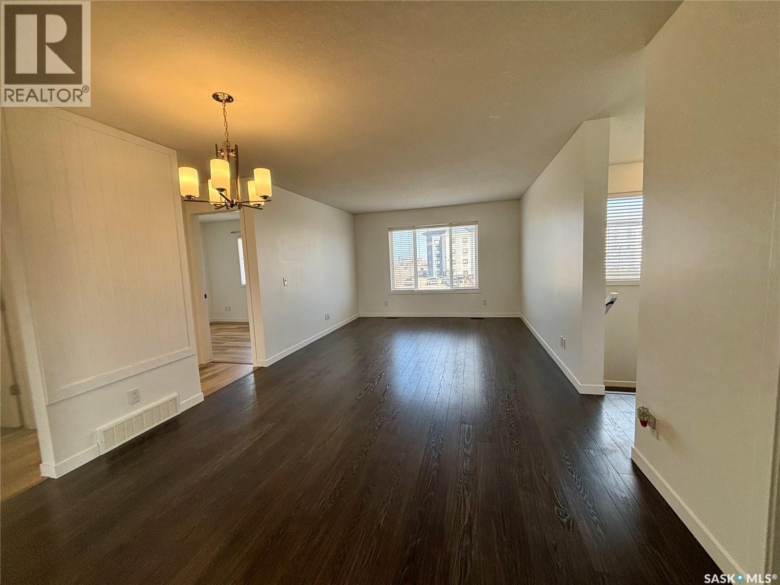 13 5004 James Hill Road, Regina, Saskatchewan  S4W 0E8 - Photo 3 - SK033069