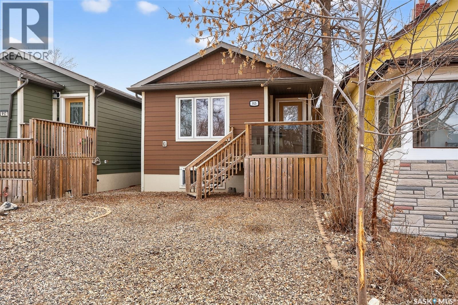 915 Athabasca Street E, Moose Jaw, Saskatchewan  S6H 0M8 - Photo 2 - SK033060