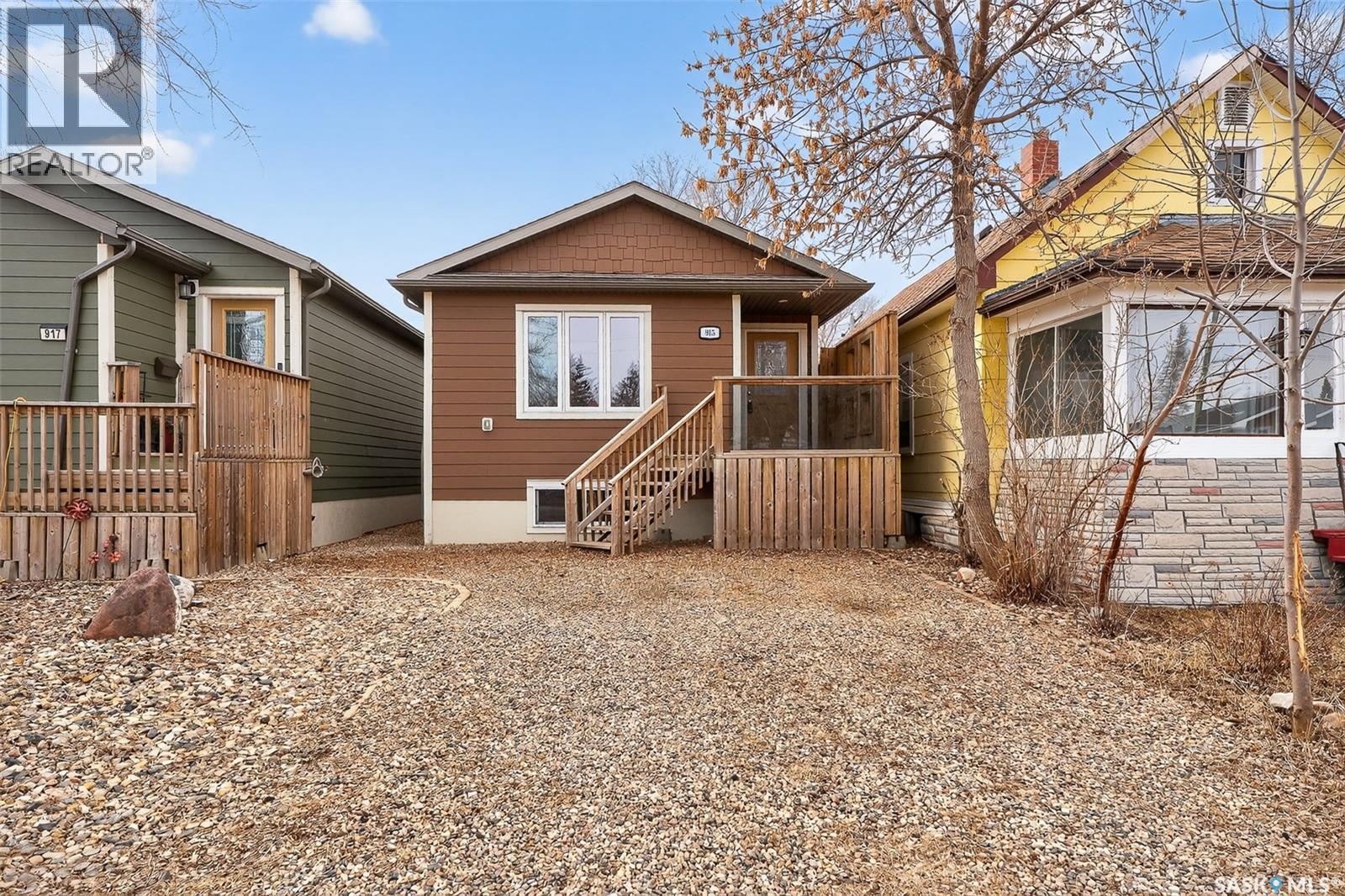 915 Athabasca Street E, Moose Jaw, Saskatchewan  S6H 0M8 - Photo 3 - SK033060