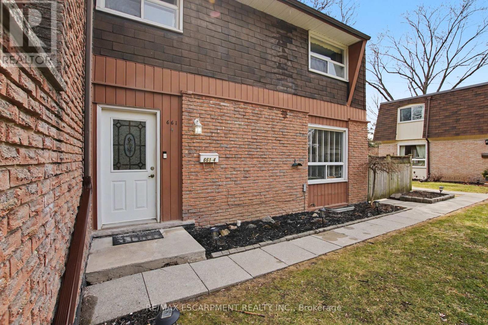 4 - 661 Francis Road, Burlington, Ontario  L7T 3X6 - Photo 2 - W12922708